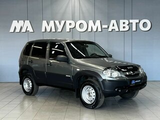2018 Chevrolet Niva I Рестайлинг, серебристый, 750000 рублей, вид 1