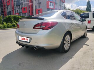 2012 Opel Astra J Рестайлинг, серебристый, 1100000 рублей, вид 3