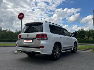 2020 Toyota Land Cruiser 200 Series Рестайлинг 2, белый, 10800000 рублей, вид 3