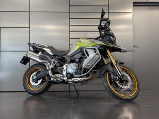 Voge 900DSX