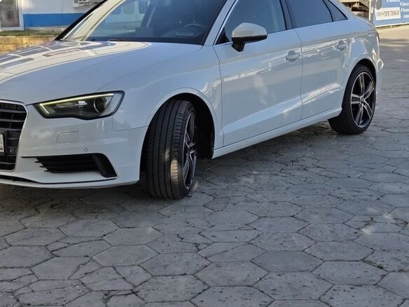 2015 Audi A3 III (8V), белый, 1900000 рублей - вид 2