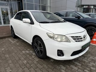 2013 Toyota Corolla X (E140, E150) Рестайлинг, белый, 1192000 рублей, вид 3