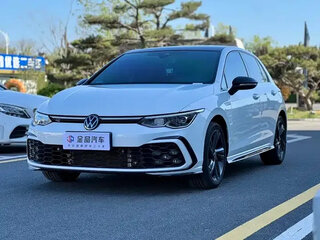 2024 Volkswagen Golf VIII Рестайлинг, белый, 2540000 рублей, вид 3