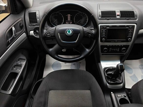 2012 Skoda Octavia Scout II (A5) Рестайлинг, серый, 949000 рублей - вид 7