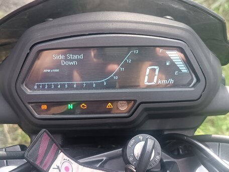 2021 Bajaj Dominar 400, зелёный, 390000 рублей, вид 4