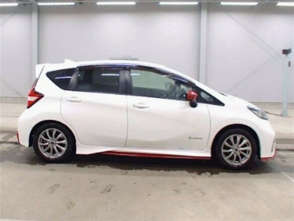 2018 Nissan Note Nismo S e-Power II Рестайлинг, белый, 1420000 рублей - вид 17