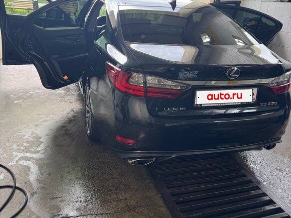 2017 Lexus ES 250 VI Рестайлинг, чёрный, 3000000 рублей - вид 1