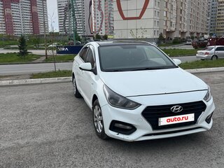 2017 Hyundai Solaris II, белый, 725000 рублей, вид 2