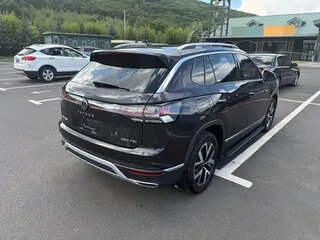 2023 Volkswagen Tayron I Рестайлинг, чёрный, 2634310 рублей, вид 3