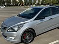 2015 Hyundai Solaris I Рестайлинг, серебристый, 949000 рублей - вид 5