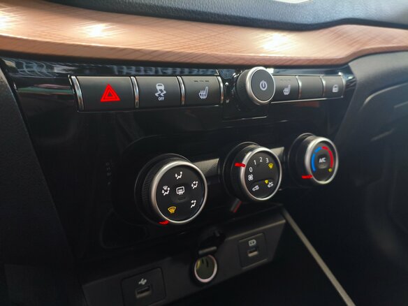 2026 Lada (ВАЗ) Vesta SW Cross I Рестайлинг (NG), серый, 2033000 рублей - вид 15