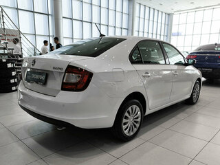 2019 Skoda Rapid I Рестайлинг, белый, 1360000 рублей, вид 5
