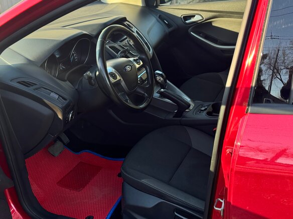 2014 Ford Focus III, красный, 700000 рублей - вид 4