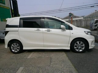 2014 Honda Freed Spike I Рестайлинг 2, белый, 845000 рублей, вид 3