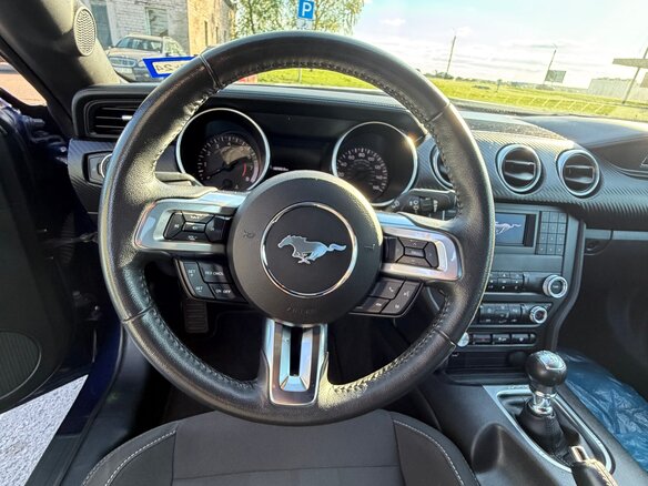 2020 Ford Mustang VI Рестайлинг, синий, 2200000 рублей - вид 14