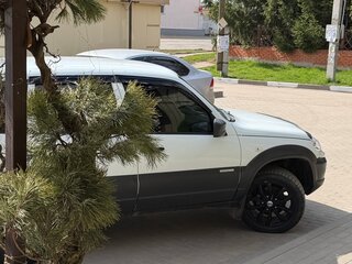 2014 Chevrolet Niva I Рестайлинг, белый, 570000 рублей, вид 3