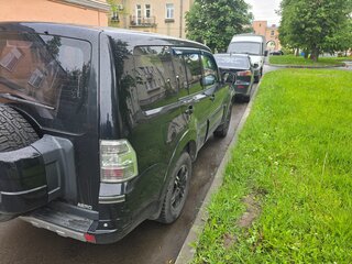 2011 Mitsubishi Pajero IV, чёрный, 1900000 рублей, вид 2