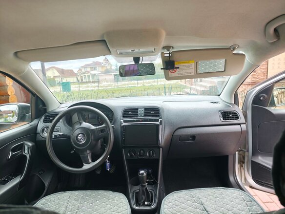 2013 Volkswagen Polo V, серебристый, 600000 рублей - вид 5