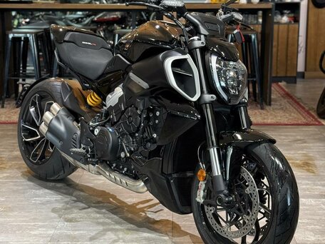 2025 Ducati Diavel V4, чёрный, 3300000 рублей, вид 3