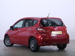 2018 Nissan Note e-Power II Рестайлинг, красный, 1479000 рублей, вид 4