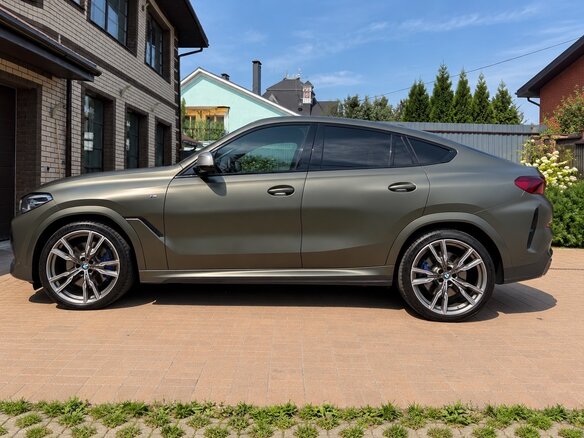 2020 BMW X6 M50d III (G06), зелёный, 7400000 рублей - вид 3