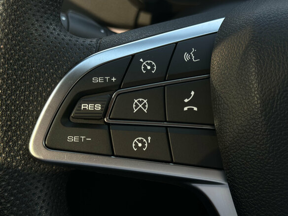 2024 Lada (ВАЗ) Vesta SW Cross I Рестайлинг (NG), белый - вид 21