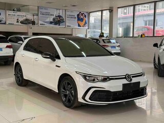 2023 Volkswagen Golf VIII, белый, 1890000 рублей, вид 3