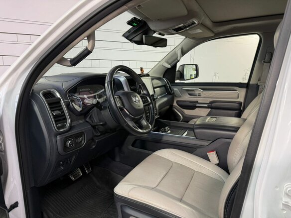 2022 Ram 1500 Crew Cab V, белый - вид 16