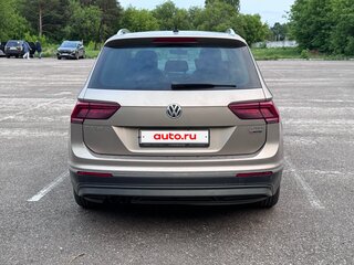 2017 Volkswagen Tiguan II, бежевый, 2150000 рублей, вид 3