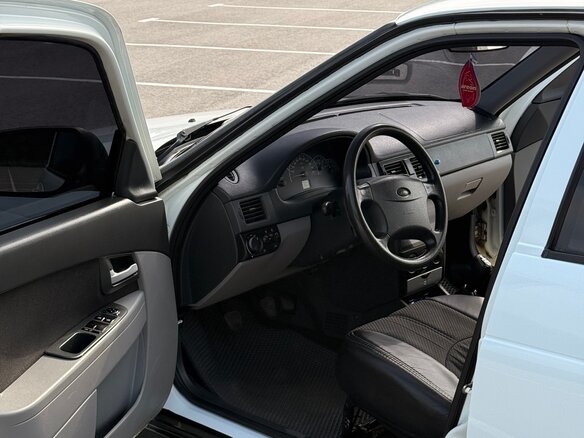 2011 Lada (ВАЗ) Priora I, белый, 340000 рублей - вид 13