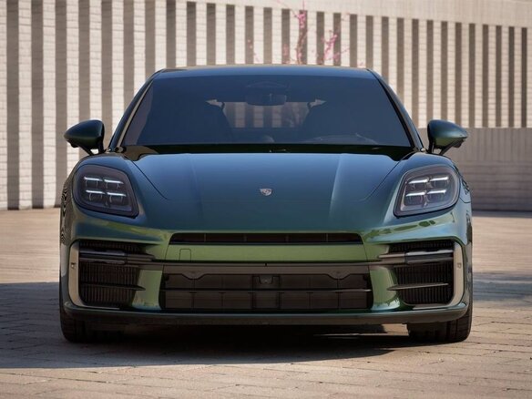 2026 Porsche Panamera Turbo S E-Hybrid III, бежевый, 33000000 рублей - вид 6