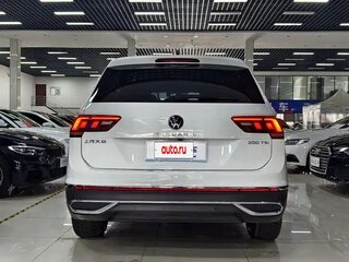 2022 Volkswagen Tiguan II Рестайлинг, белый, 2430005 рублей, вид 4