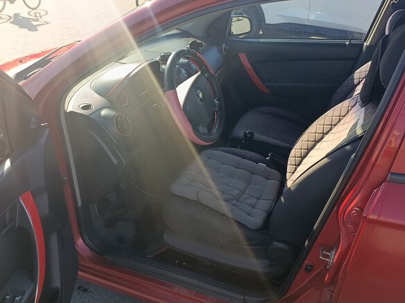 2009 Chevrolet Aveo I Рестайлинг, красный, 400000 рублей - вид 7