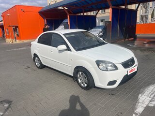 2010 Kia Rio II Рестайлинг, белый, 540000 рублей, вид 3