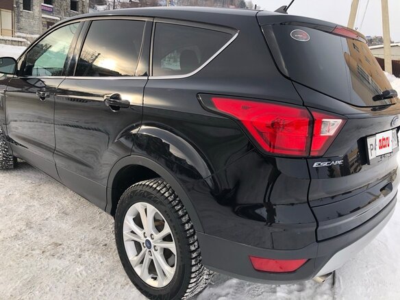 2019 Ford Escape III Рестайлинг, чёрный, 1600000 рублей - вид 10