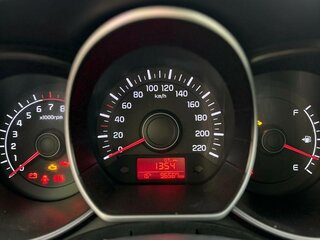 2017 Kia Rio III Рестайлинг, белый, 1200000 рублей, вид 5