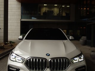 2020 BMW X6 30d III (G06), белый, 7500000 рублей, вид 3