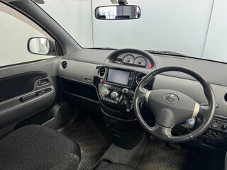2013 Toyota Sienta I Рестайлинг 2, белый, 970000 рублей, вид 3