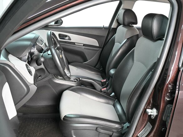 2015 Chevrolet Cruze I Рестайлинг, коричневый - вид 9