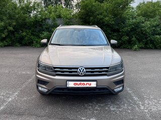 2017 Volkswagen Tiguan II, бежевый, 2150000 рублей, вид 2