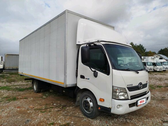 2019 Hino Series 300 (Dutro), белый, 2150000 рублей - вид 1