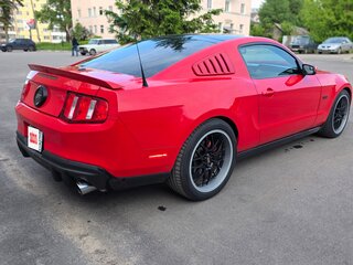 2010 Ford Mustang V Рестайлинг, красный, 2570000 рублей, вид 5