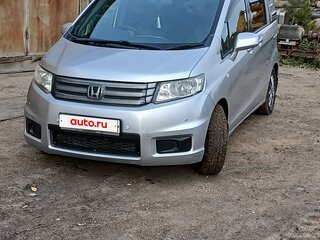 2010 Honda Freed Spike I Рестайлинг, серебристый, 919999 рублей, вид 1