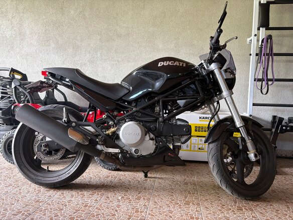 2001 Ducati Monster 600, чёрный, 251849 рублей