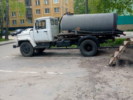 2004 ГАЗ 3307, белый, 321000 рублей, вид 2