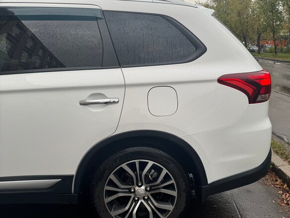 2016 Mitsubishi Outlander III Рестайлинг 2, белый, 2100000 рублей - вид 29