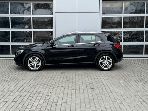 2014 Mercedes-Benz GLA 250 I (X156), чёрный, 1620000 рублей - вид 3