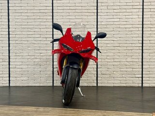 2026 Ducati Panigale V4, красный, 4050000 рублей, вид 3