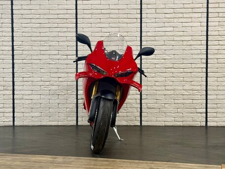 2026 Ducati Panigale V4, красный, 4150000 рублей, вид 3