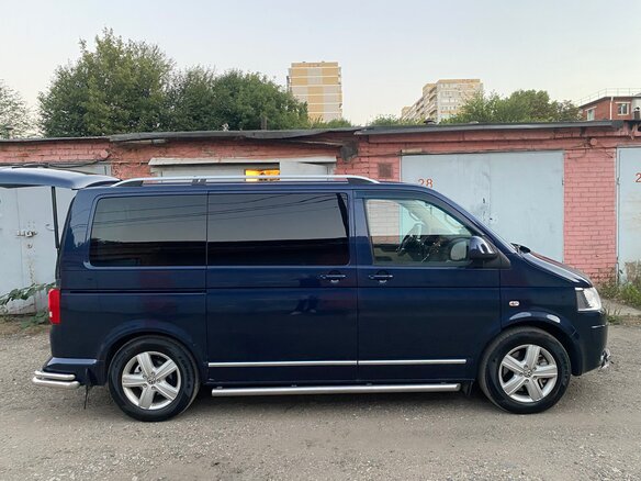 2011 Volkswagen Multivan T5 Рестайлинг, синий, 2100000 рублей - вид 2